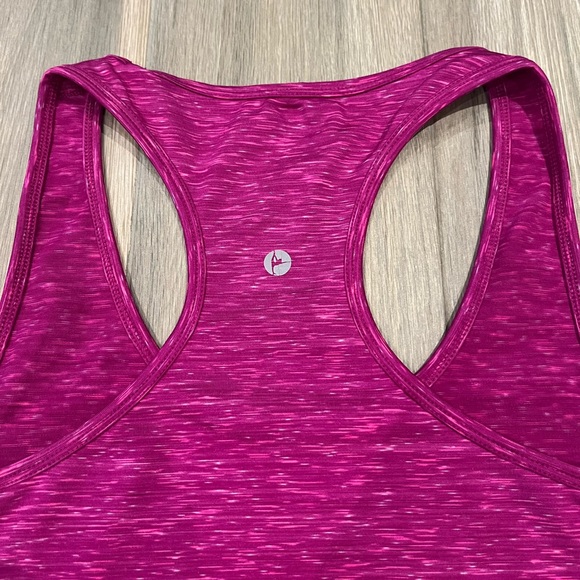 Racerback tank top size medium - Picture 5 of 6